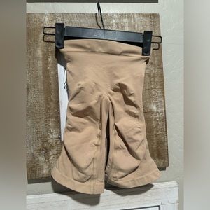 Skims shapewear new